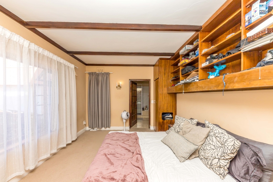 4 Bedroom Property for Sale in Oranjezicht Western Cape